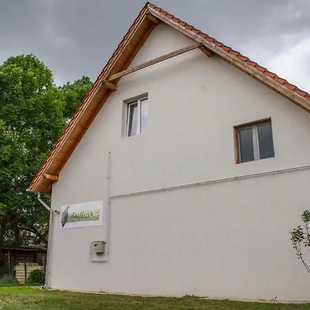 Sasfeszek - Falusi Szallashely Guest house *