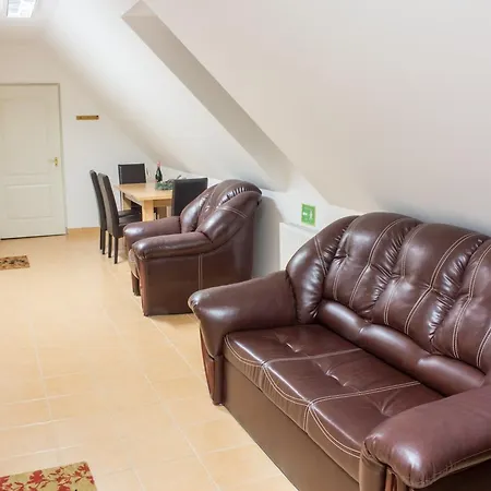 Maison d'hôtes Sasfészek - Falusi 3*